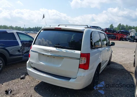 2014 Chrysler Town & Country Touring z USA, uszkodzony, nr VIN 2C4RC1BG5ER132134
